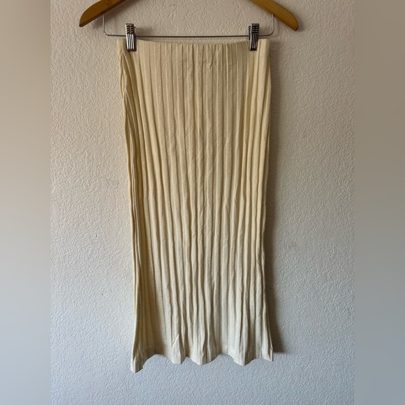 Zara Dresses & Skirts - Zara Ribbed Cream Maxi Skirt- Size Small NWT